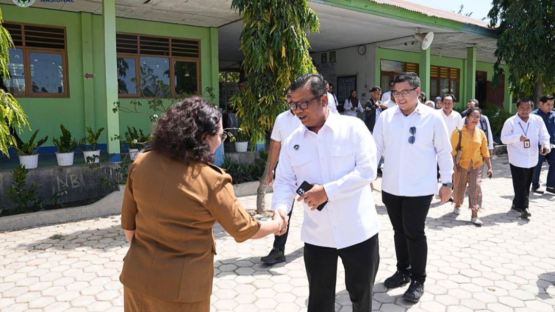 BGN Aceh Tamiang Bersama BPOM dan PCO RI Tinjau Pelaksanaan MBG di Kupang